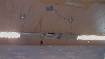 Lokschuppen Dominik - Spur H0: Neue Deckenleuchten für die Anlage